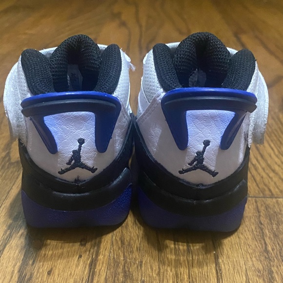 Air Jordan 6 Rings Sneakers - Picture 6 of 9